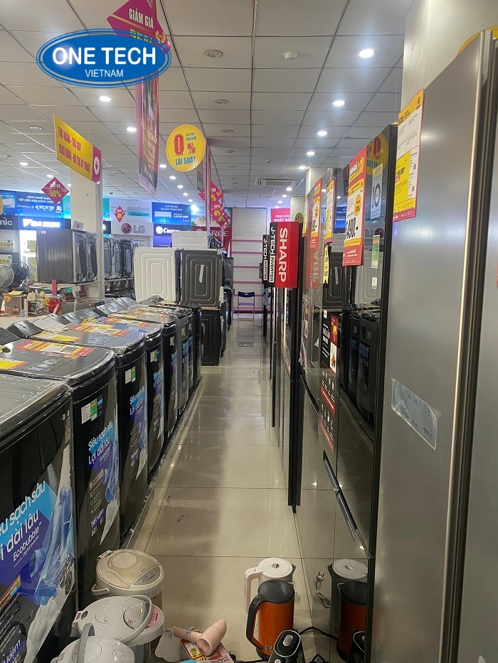 Kệ trưng bày tủ lạnh trong siêu thị thu hút khách hàng