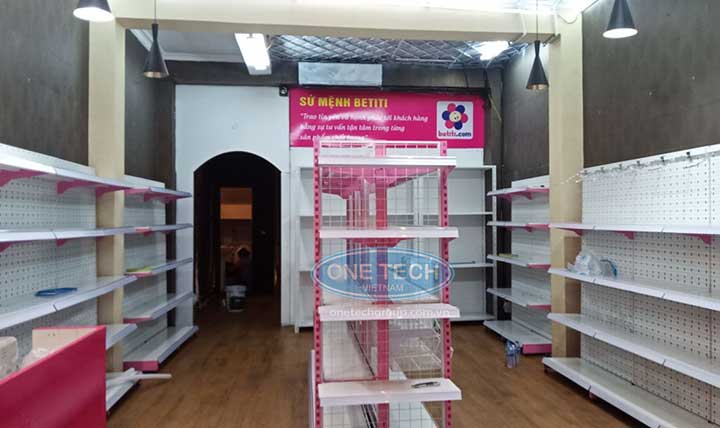 Onetech là đơn vị cung cấp kệ bày hàng siêu thị hàng đầu tại Nha Trang
