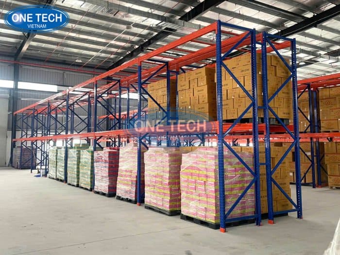 Dịch vụ hỗ trợ chuyên nghiệp khi mua kệ kho hàng TPHCM