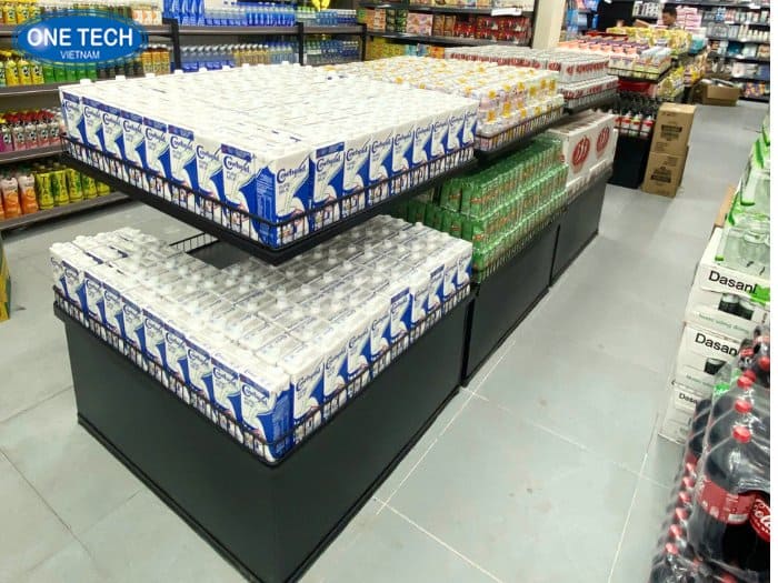 Kệ vuông bày hàng trong siêu thị 