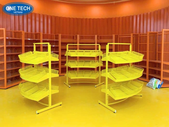 Kệ giỏ mì màu vàng nổi bật