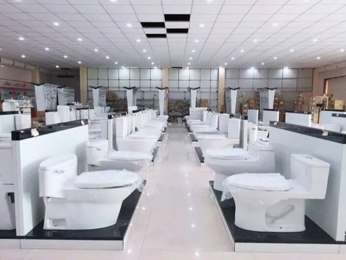 Kệ 2 mặt trưng bày thiết bị vệ sinh