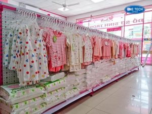 mẫu kệ trưng bày quần áo trẻ em Bền bỉ - Thẩm mỹ - Giá tốt