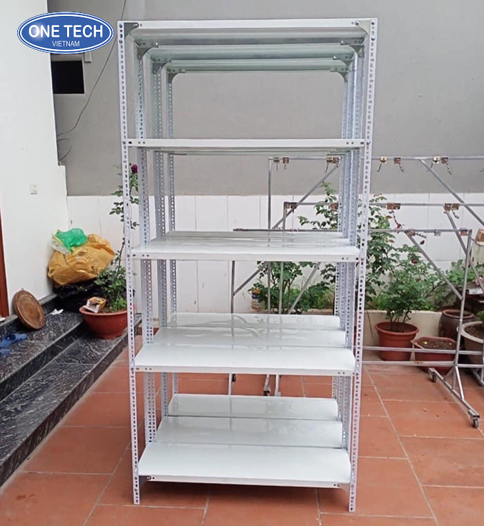 Kệ V lỗ trưng bày hoa tươi