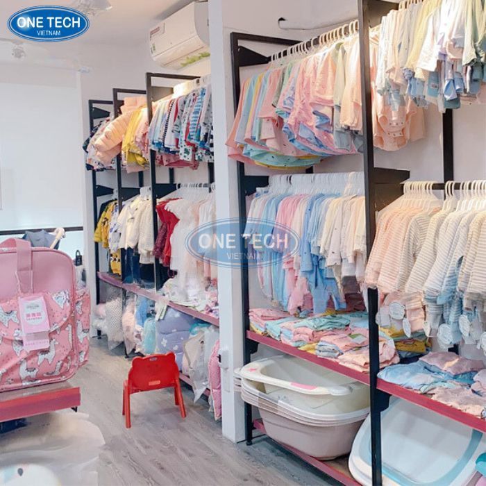 Giá kệ shop quần áo cho cửa hàng mẹ và bé