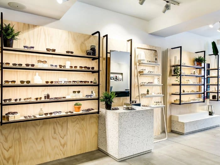 Tầm quan trọng của kệ trưng bày cửa hàng kính mắt