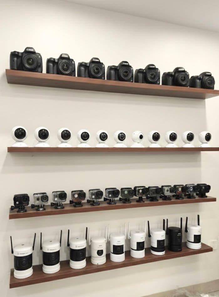 Kệ gắn tường tối ưu cho cửa hàng quy mô nhỏ