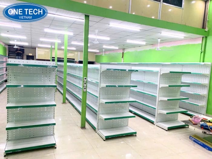 Kệ siêu thị tôn đục lỗ riềm mica xanh 