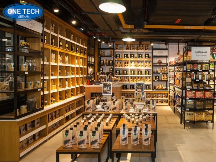 Điểm khác biệt kệ gỗ và kệ sắt siêu thị