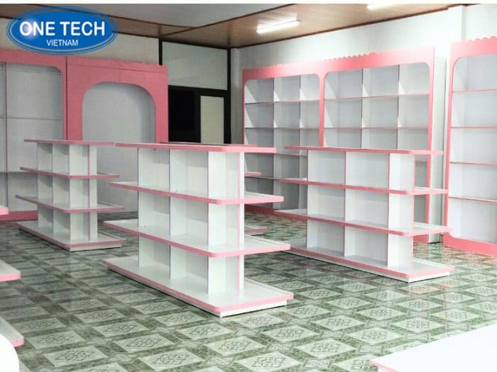 Kệ bày sữa bột gỗ MDF màu trắng phối hồng nhẹ nhàng