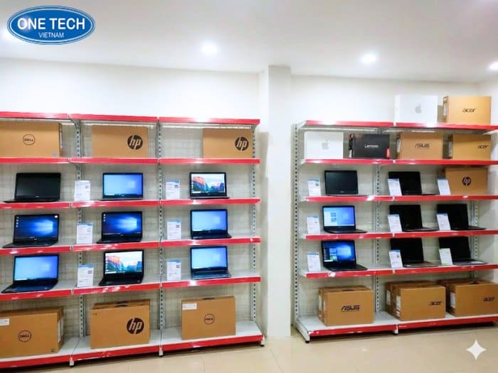 Kệ lưng lưới phổ biến ở nhiều cửa hàng điện máy