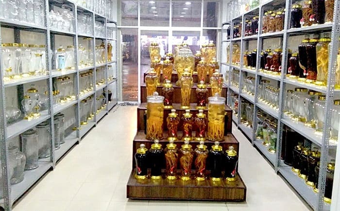 Kệ sắt trưng bày rượu ngâm