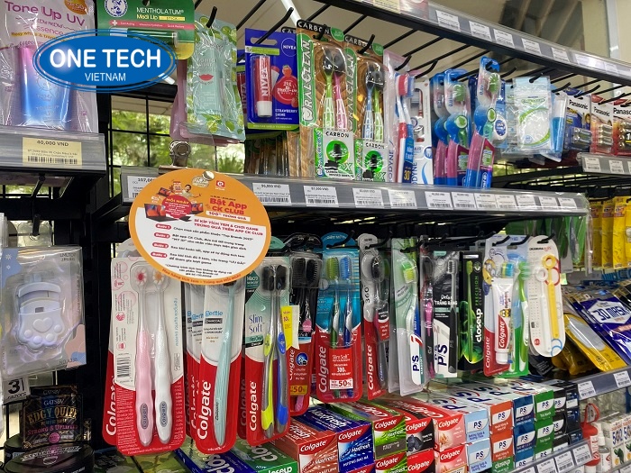 One Tech Group tự hào là đối tác uy tín hàng đầu trong sản xuất và cung cấp kệ trưng bày bàn chải đánh răng tại Việt Nam