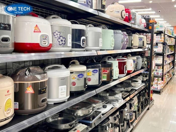 Lợi ích khi sử dụng kệ trưng bày thiết bị điện