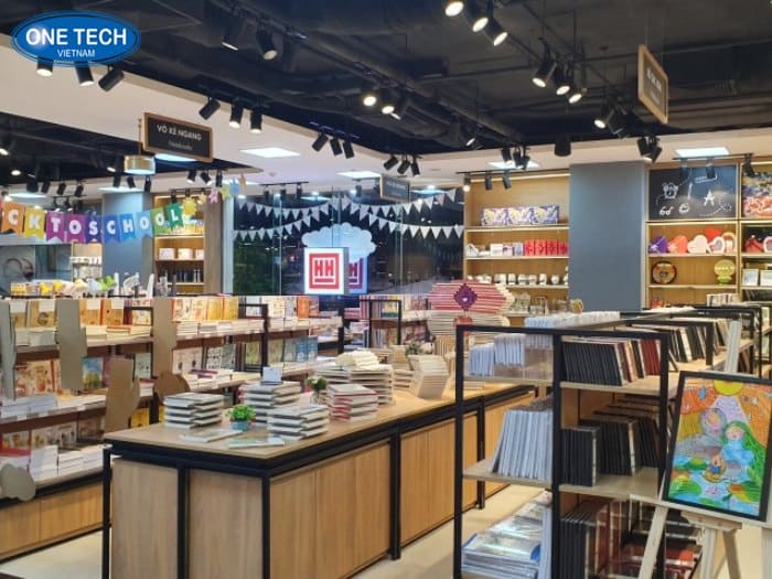 Lưu ý khi lựa chọn mẫu giá kệ trưng bày nhà sách