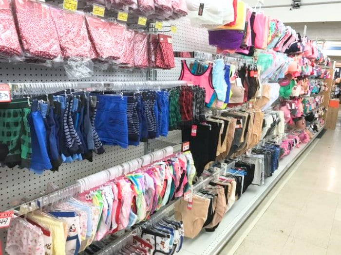 Kệ lưng tôn lỗ trưng bày đồ lót