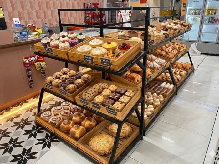 Kệ cỡ lớn, mặt trưng bày nghiêng