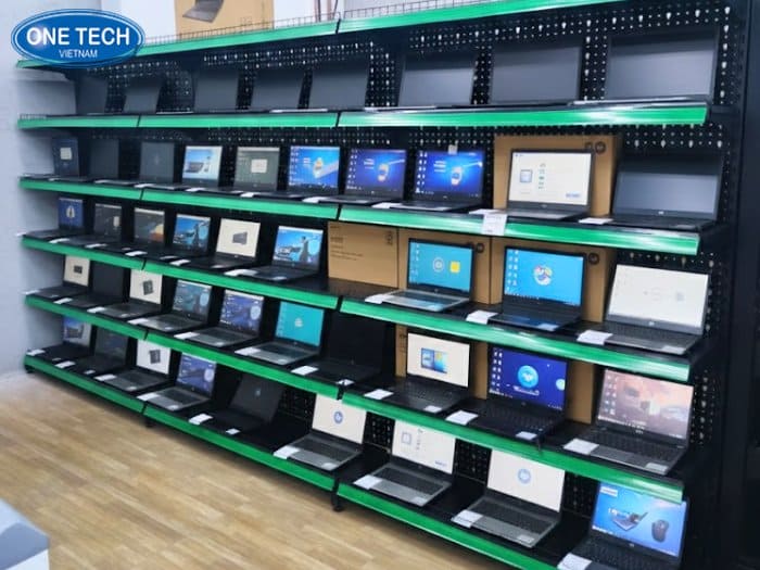 Kệ màu đen mạnh mẽ để máy tính