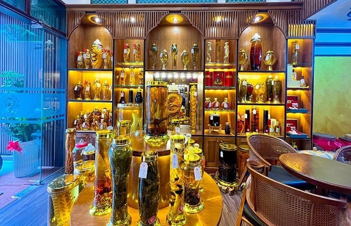 Kệ trưng bày rượu ngâm sang trọng hiện đại