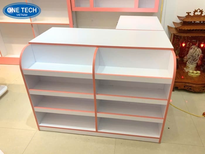 Quầy thanh toán chữ L nhỏ gọn