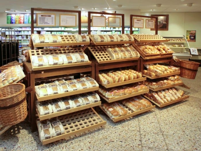 Tổng hợp mẫu kệ bày bánh ngọt đơn giản, tiện lợi
