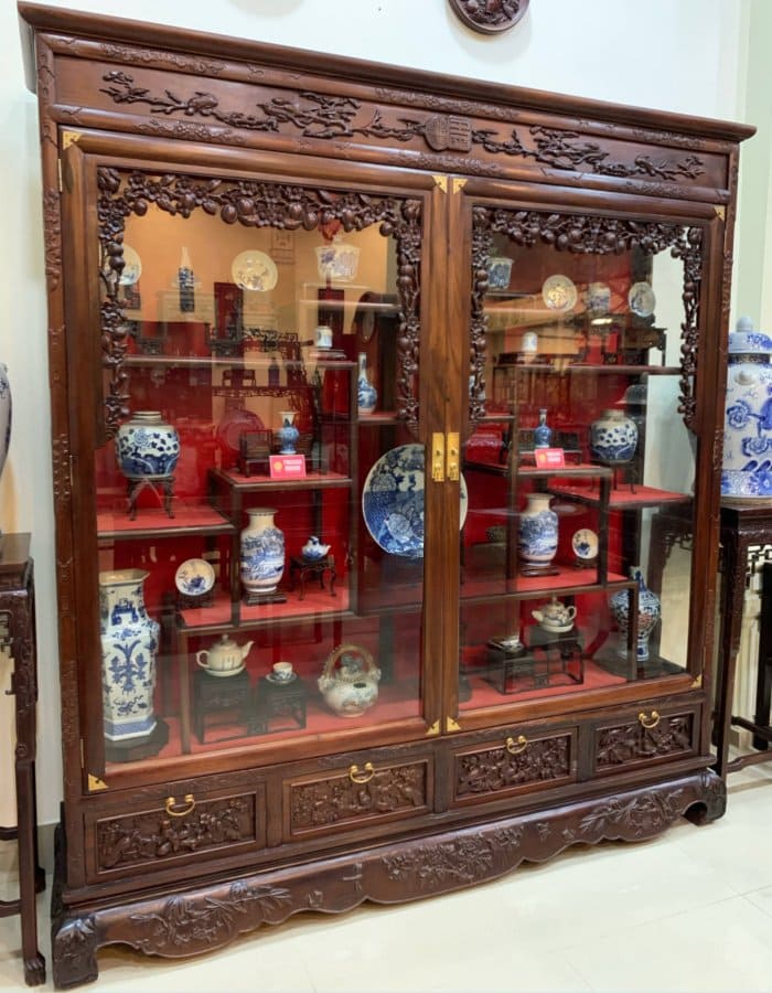 Kệ trưng bày kết hợp cửa kính an toàn