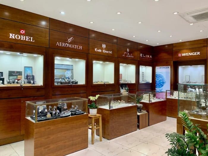 Kệ trưng bày đồng hồ đeo tay gỗ màu trầm