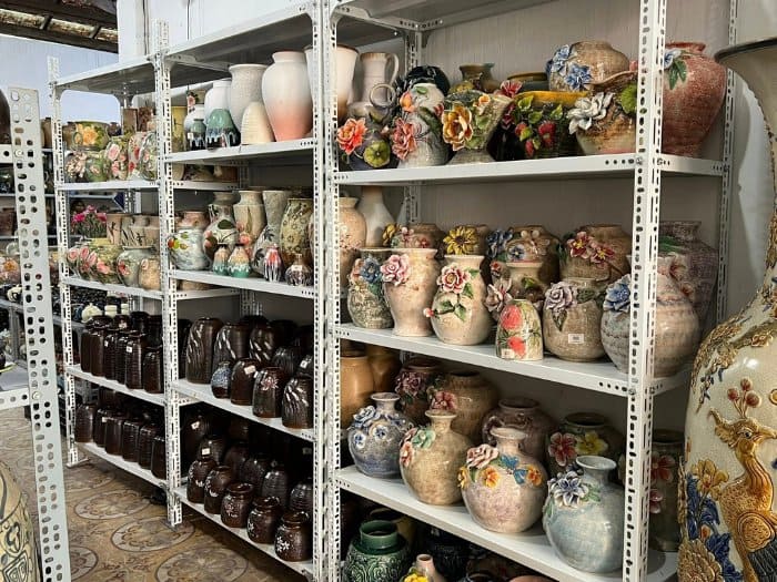 Địa chỉ mua kệ bày đồ cổ, từ kệ sắt đến kệ gỗ