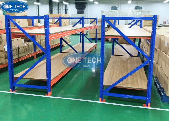 Kệ kho hàng công nghiệp tại Bắc Ninh của One Tech Group