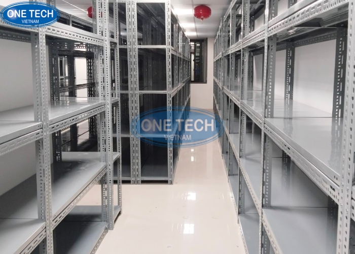 Kệ kho hạng nhẹ V lỗ One Tech Group tại Bắc Ninh