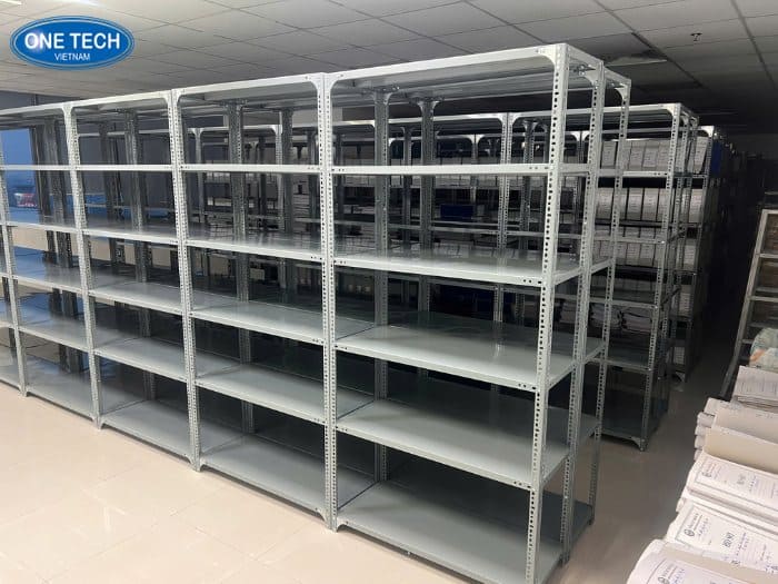 Kệ V lỗ giá rẻ cho cửa hàng kim khí