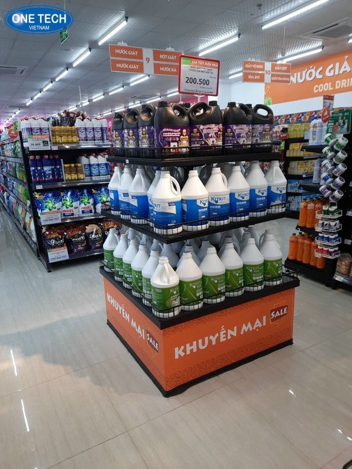 Ụ vuông bày số lượng lớn hàng hóa