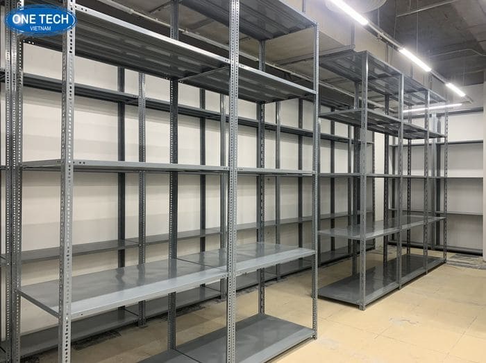 Kệ V lỗ trưng bày lốp xe linh hoạt, tiết kiệm