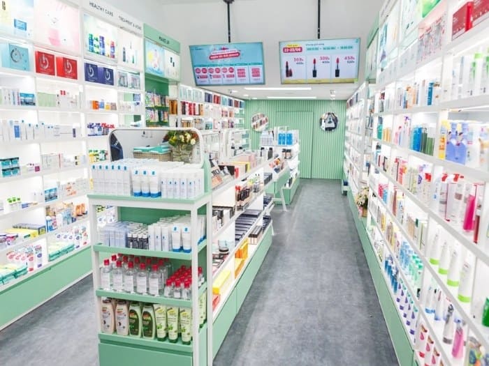 Kinh nghiệm lựa chọn giá kệ trưng bày mỹ phẩm bằng gỗ