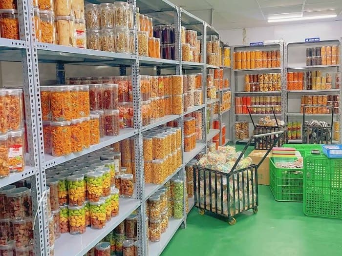 Buôn bán đồ ăn vặt