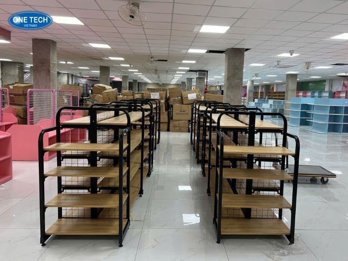 Kệ gỗ siêu thị Thái Nguyên