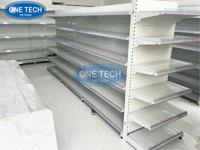 Kệ siêu thị phổ thông lưng tôn liền