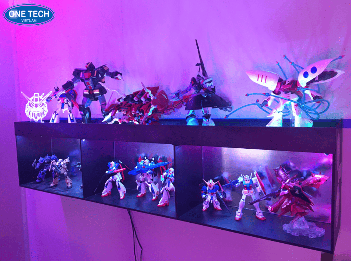 Tủ treo tường trưng bày Gundam