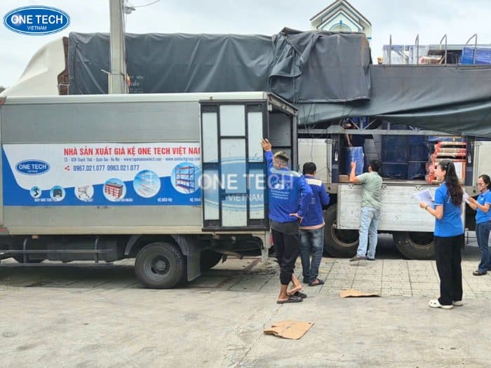 Chọn One Tech Group thi công - lắp đặt kệ siêu thị tại TPHCM