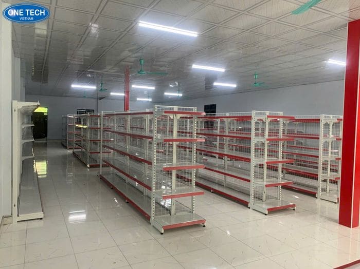 Kệ lưng lưới riềm mica đỏ