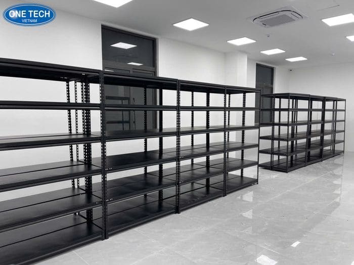 Kệ trung tải nối tiếp màu đen
