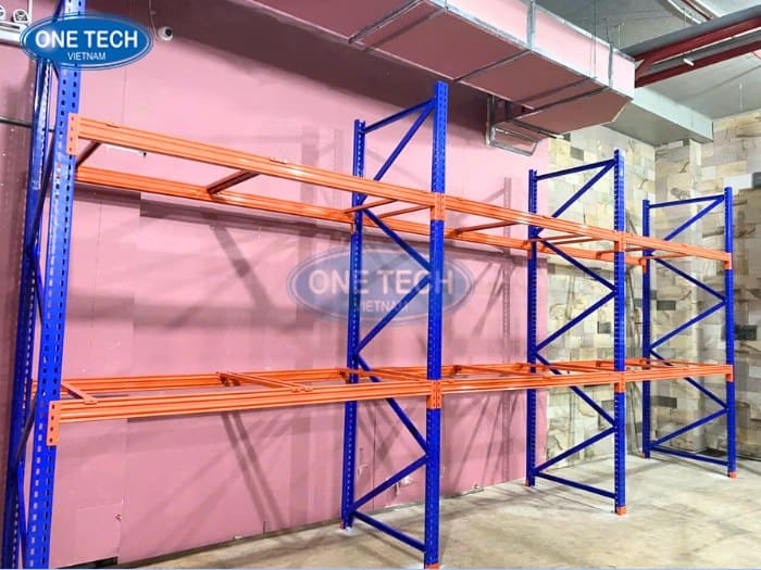 Kệ Selective chịu lực trung bình 500kg/pallet