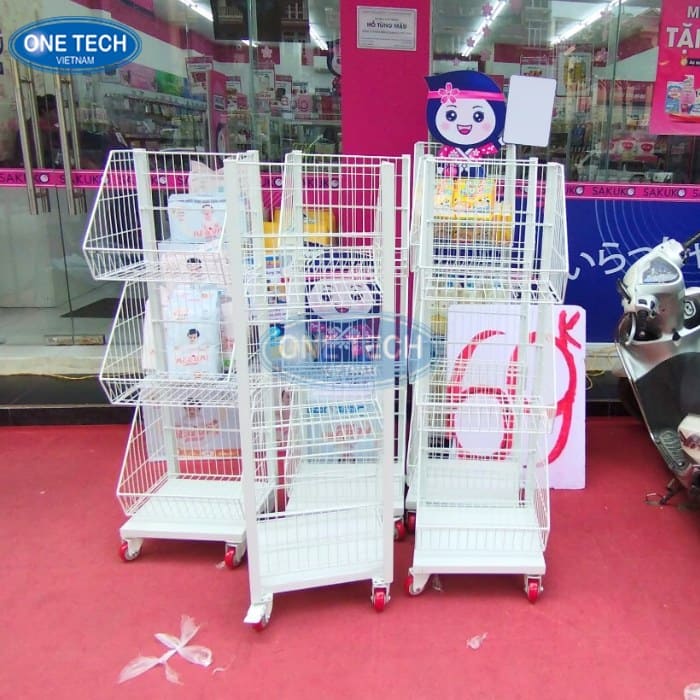 Kệ quảng cáo có bánh xe