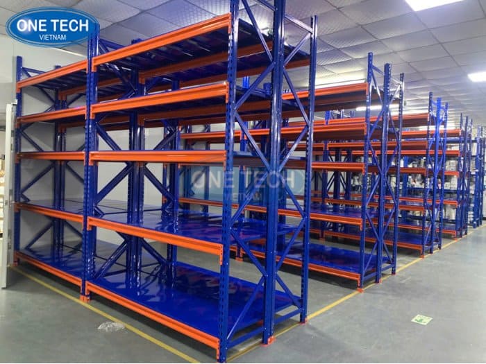 Những yếu tố quyết định giá kệ trung tải tại TPHCM