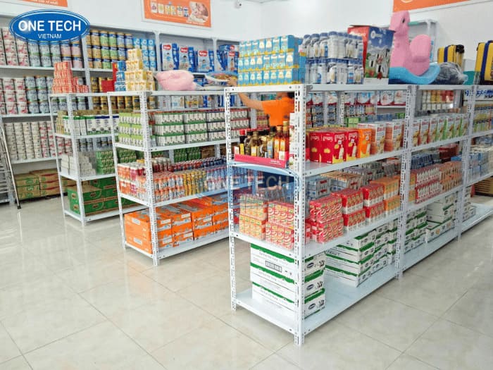 Trưng bày hàng hóa cửa hàng