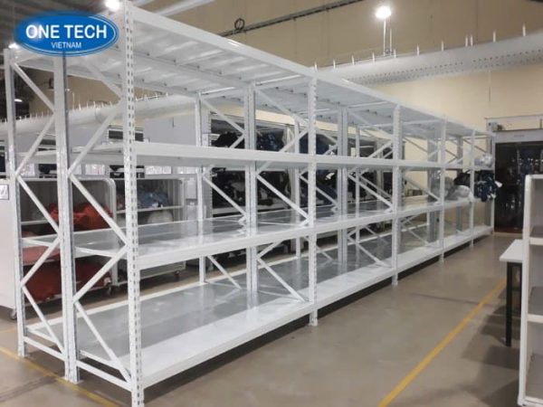 Ưu điểm nổi bật kệ hạng trung màu trắng