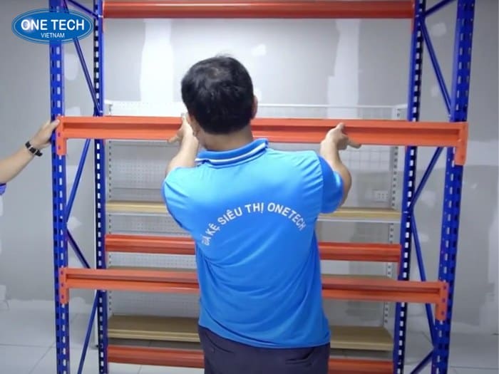 Bước 4: Gắn thanh beam ngang