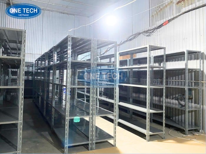 Kệ v lỗ chịu lực hạng nhẹ 