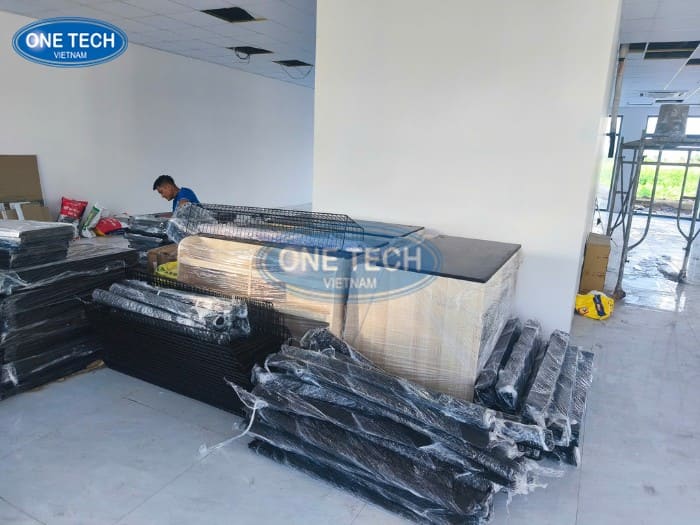 Lắp đặt kệ siêu thị cho cửa hàng BRG Mart 10