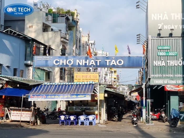 Mua tại chợ đồ cũ 